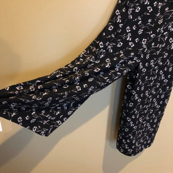 J.O.A. Floral Cold-Shoulder Jumpsuit - XS - Picture 5 of 8